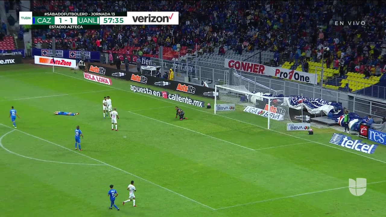 ¡TIRO ATAJADO! disparo por Jonathan Rodríguez.