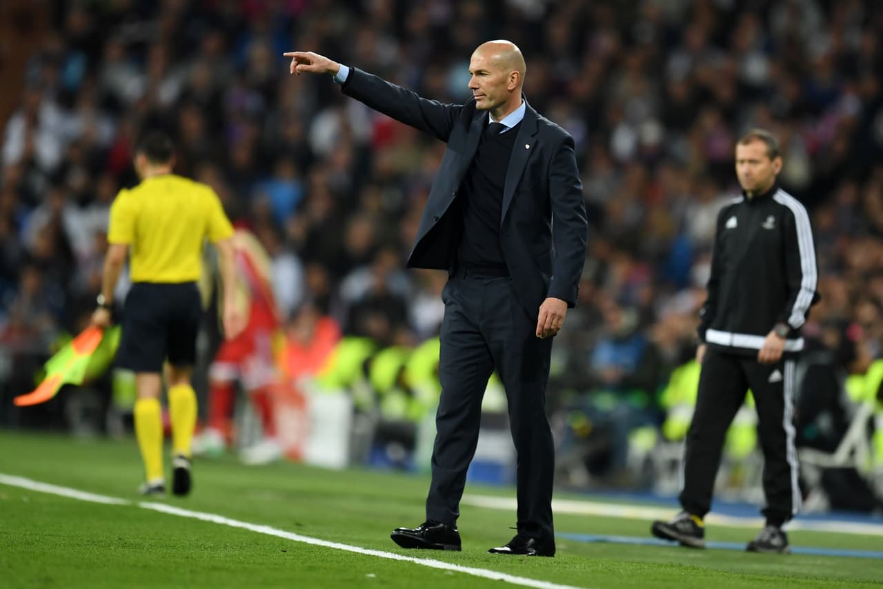 MADRID, SPAIN - MAY 01: Zinedine Zidane, Manager of Real Madrid signals during the UEFA Champions League Semi Final Second Leg match between Real Madrid and Bayern Muenchen at the Bernabeu on May 1, 2018 in Madrid, Spain. (Photo by David Ramos/Getty Images)