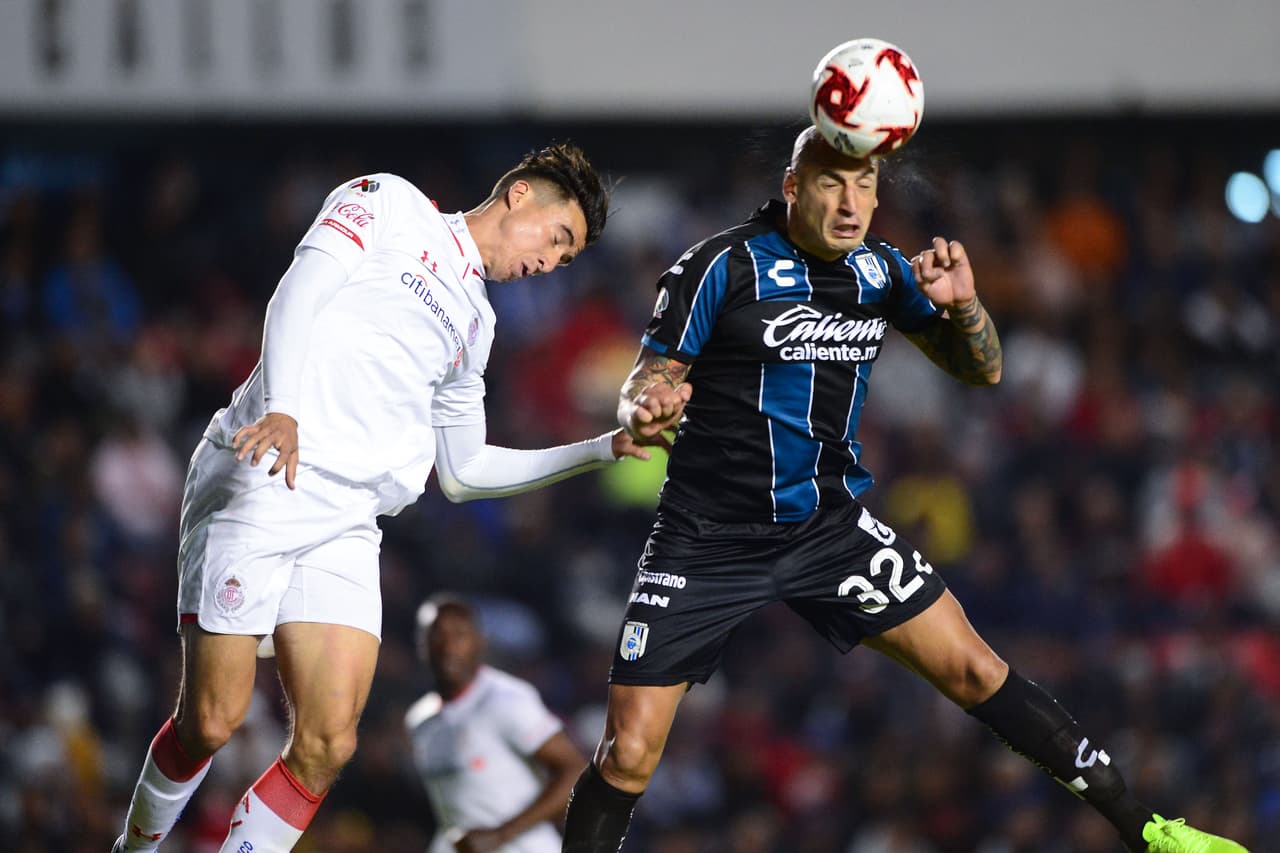 Con goles de Leonardo Fernández y Jorge Aguilar, Gallos y Diablos no se hacen daño y reparten puntos en Querétaro.