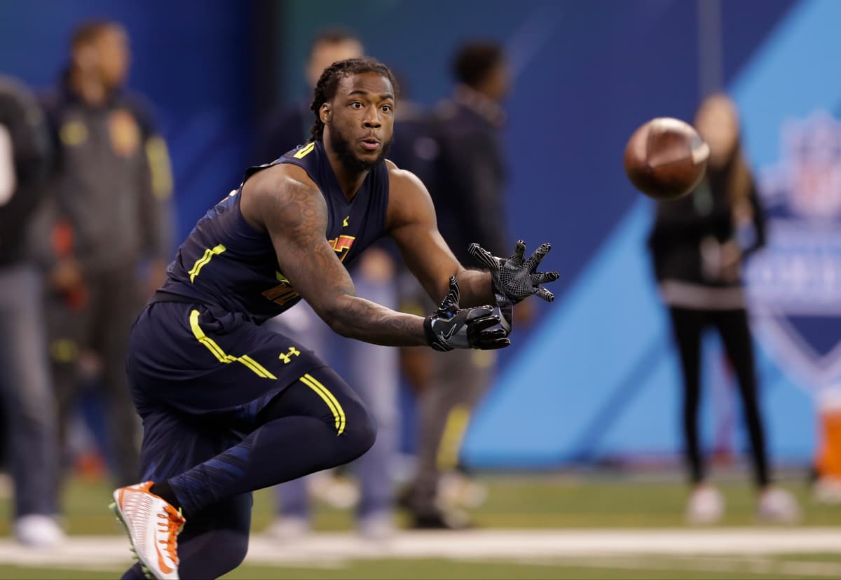 <b>7 MIKE WILLIAMS | WR Los Angeles Chargers</b>
<br>Universidad: Clemson
<br>Estatura: 6’4’’
<br>Peso: 218 libras
<br>
<br>Destacar: La lesión grave en el cuello le costó a Williams casi toda la temporada 2015, pero regresó en 2016 para hacer 98 recepciones, 1,361 yardas y 11 touchdowns.
<br>
<br>Resumir-en-una-oración de informe de exploración: Grande, fuerte y lo suficientemente rápido, con la capacidad de bajar con pases en la cobertura cercana - y dejar caer unos pocos fáciles.
<br>
<br>En conclusión: Tercer receptor de Clemson en la primera ronda desde 2013.
