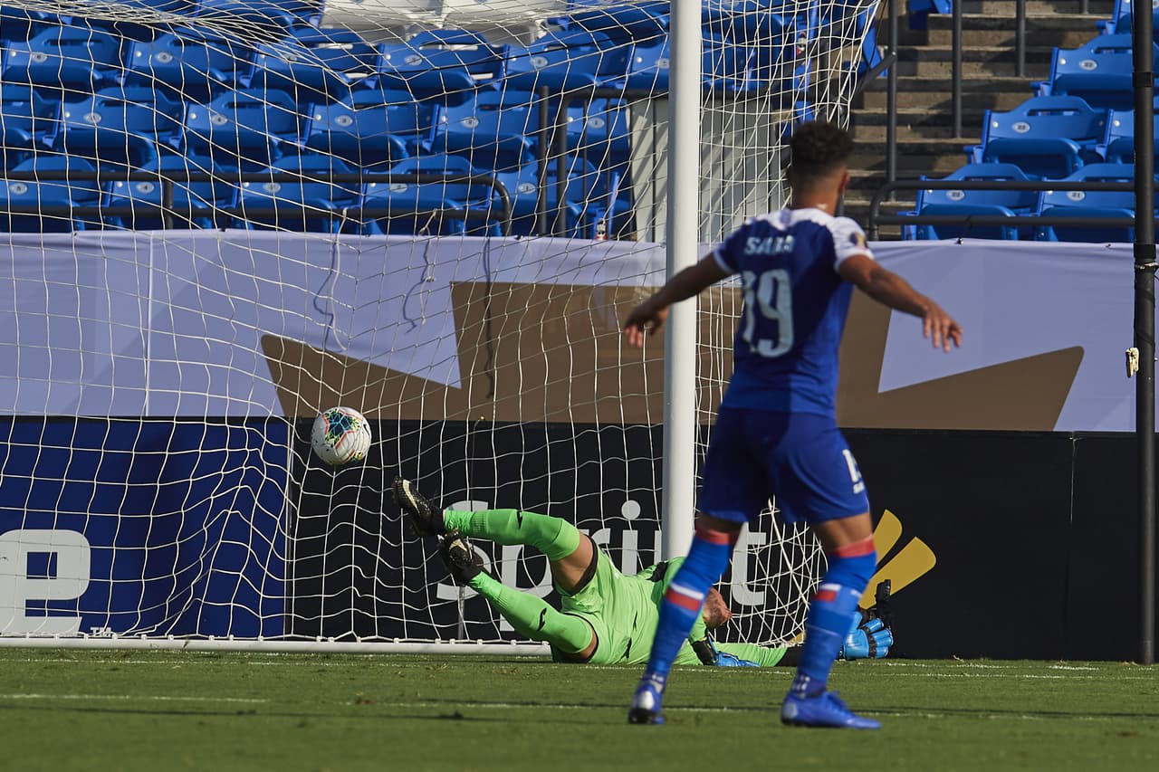 El volante de Haití anotó contra Nicaragua en la Fase Previa de la Copa Oro y de ahí ganó cada vez más reconocimiento con su selección.
