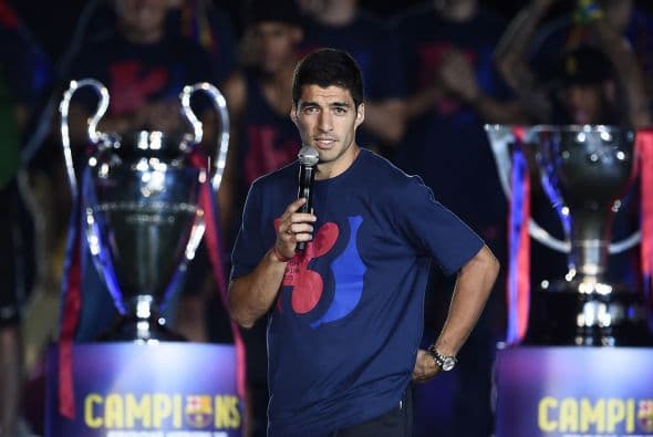 Los jugadores Blaugranas recorrieron las calles de Barcelona y después llegaron al Camp Nou para celebrar su quinta Champions League