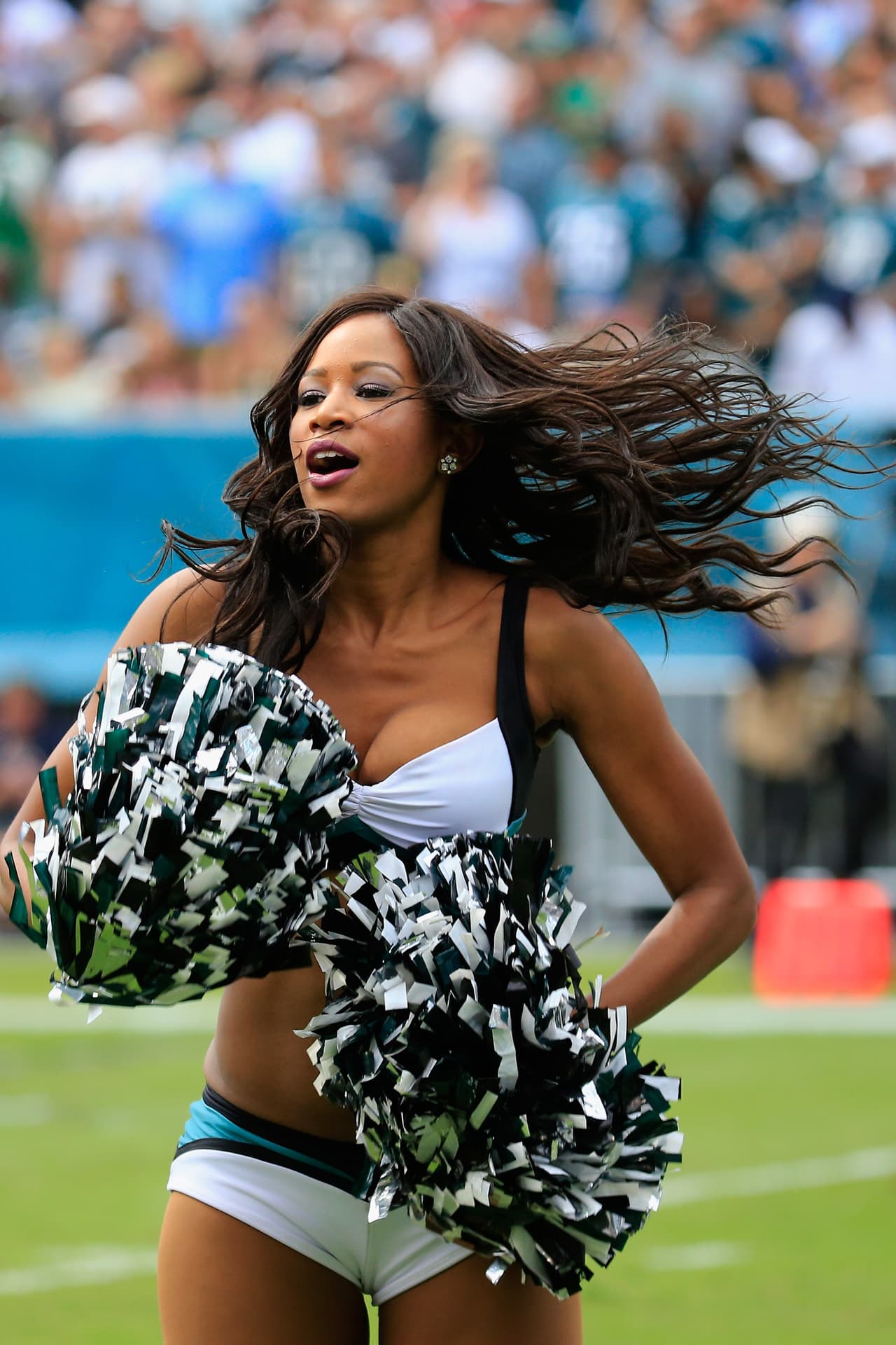 Mira quién es la porrista elegida por los Philadelphia Eagles para estar en el Pro Bowl 2016, ¡ella es Charnei!