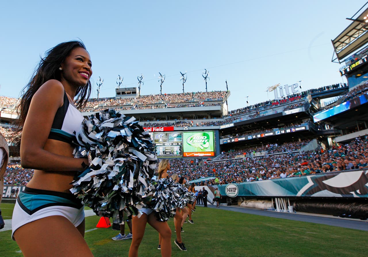 Mira quién es la porrista elegida por los Philadelphia Eagles para estar en el Pro Bowl 2016, ¡ella es Charnei!