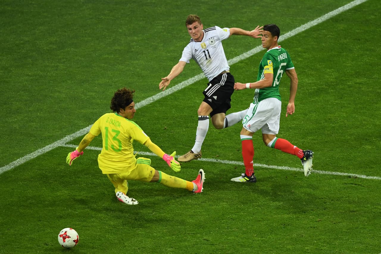 Alemania mostró en el segundo tiempo que estaba dispuesto a sostener el resultado y aprovechar el desespero de México para generar peligro en el contragolpe.