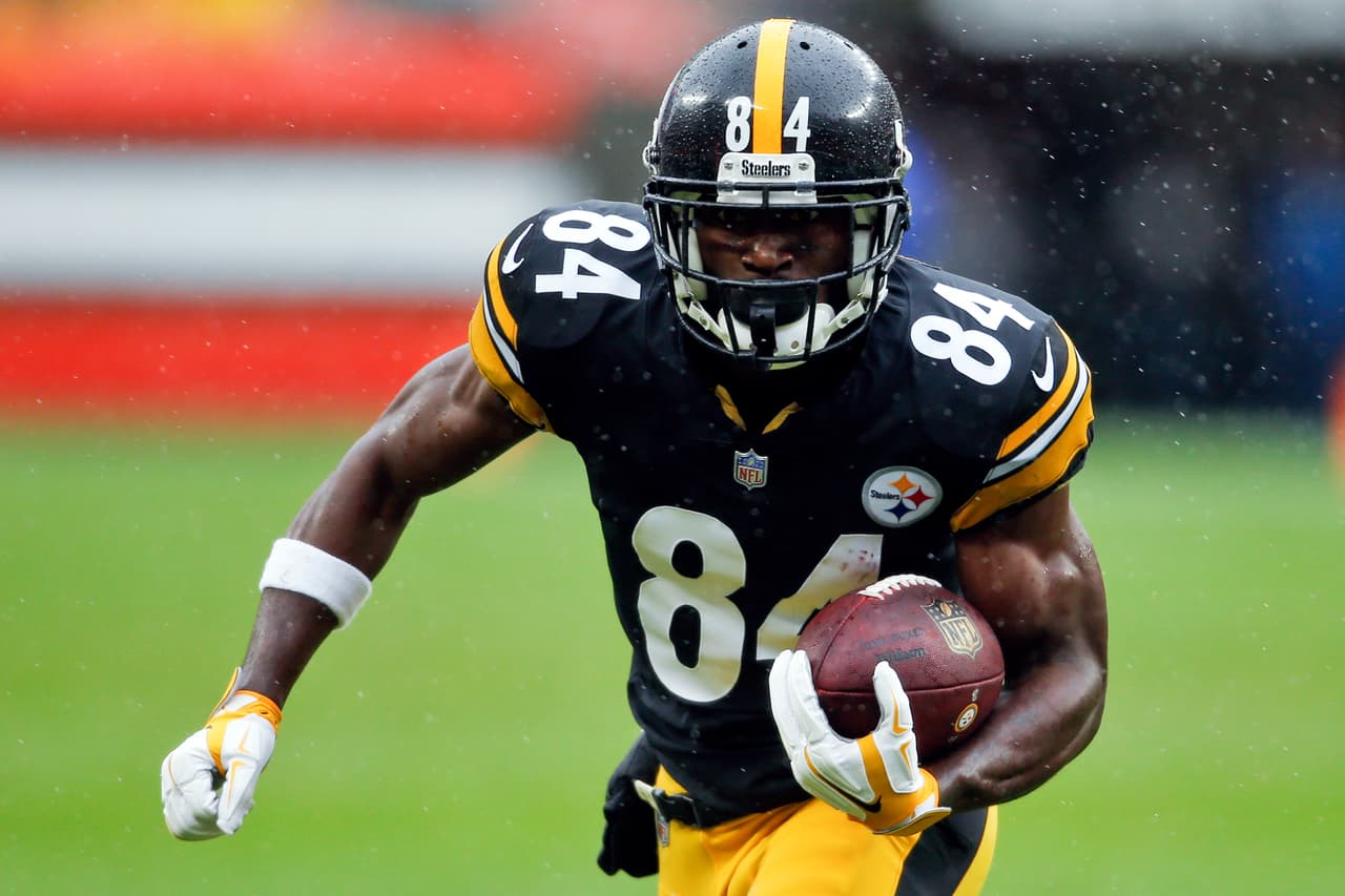 El receptor estelar de los Steelers Antonio Brown se molestó al sentirse poco valorado.