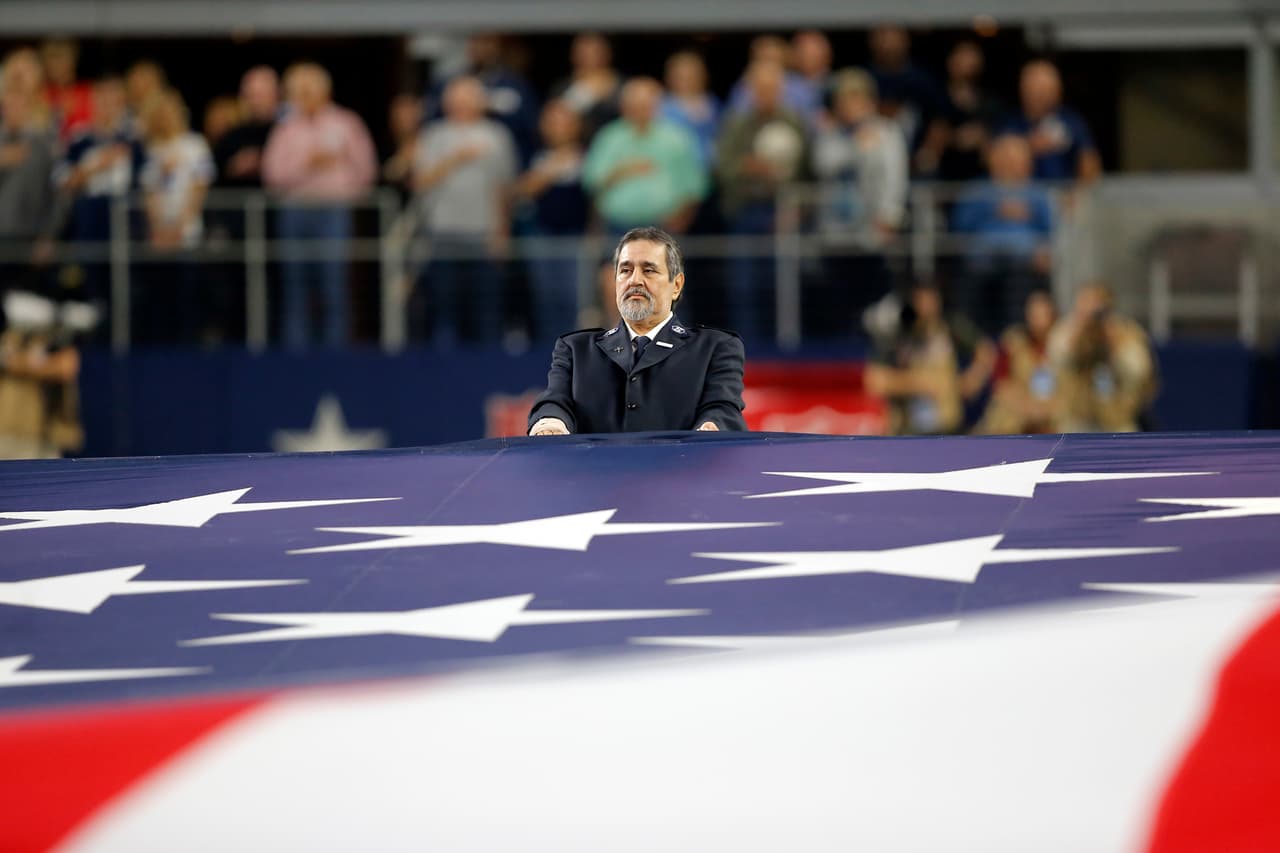 La jornada del Día de Acción de Gracias, que abrió la Semana 12 NFL, es un clásico que los fans no pueden dejar pasar. ¡Checa cómo lo disfrutaron!