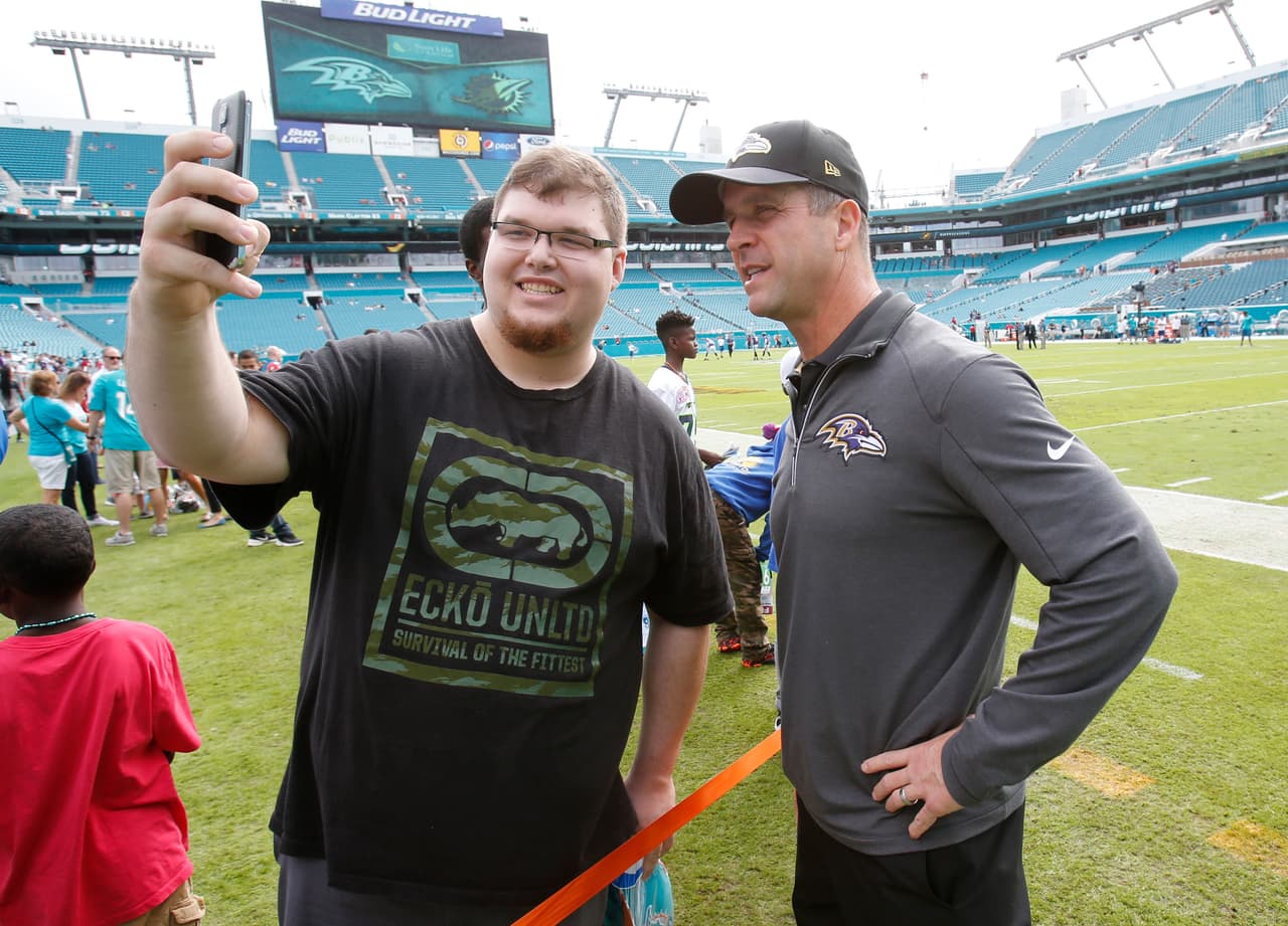 Ya en la Semana 13 de la NFL y los fans siempre presentes. ¡Checa lo mejor de ellos!