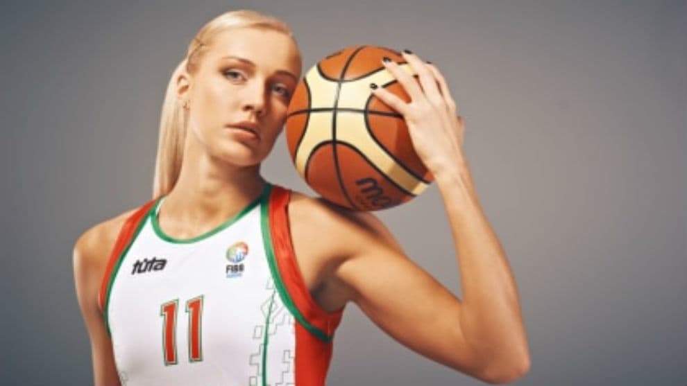 Mítica basquetbolista, libre tras 15 días en prisión por enfrentar dictador