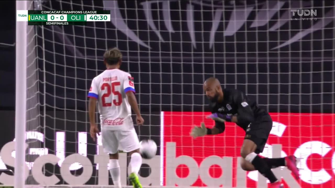 ¡TIRO ATAJADO! disparo por Guido Pizarro.