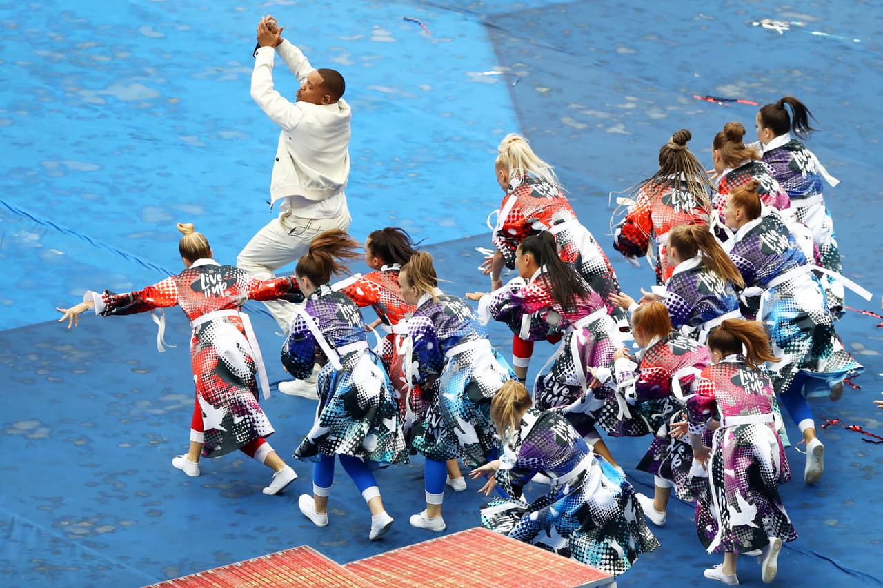 Era Istrefi, Will Smith y Nicky Jam prendieron la fiesta en la ceremonia de clausura en el estadio de Luzhniki, con un colorido y espectáculo y recordando los buenos momentos de Rusia 2018.