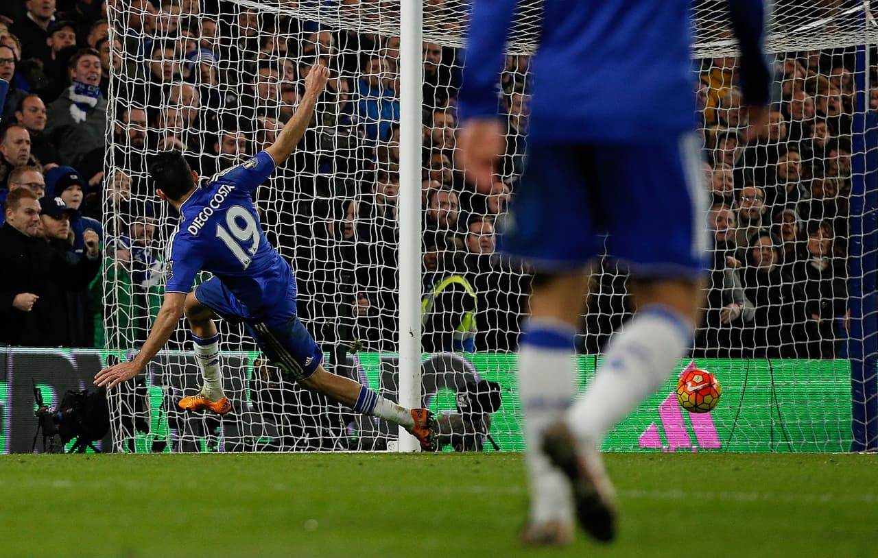 El español Diego Costa entraría al área para encontrar un balón a modo y vencer a De Gea al minuto 91 de tiempo corrido.