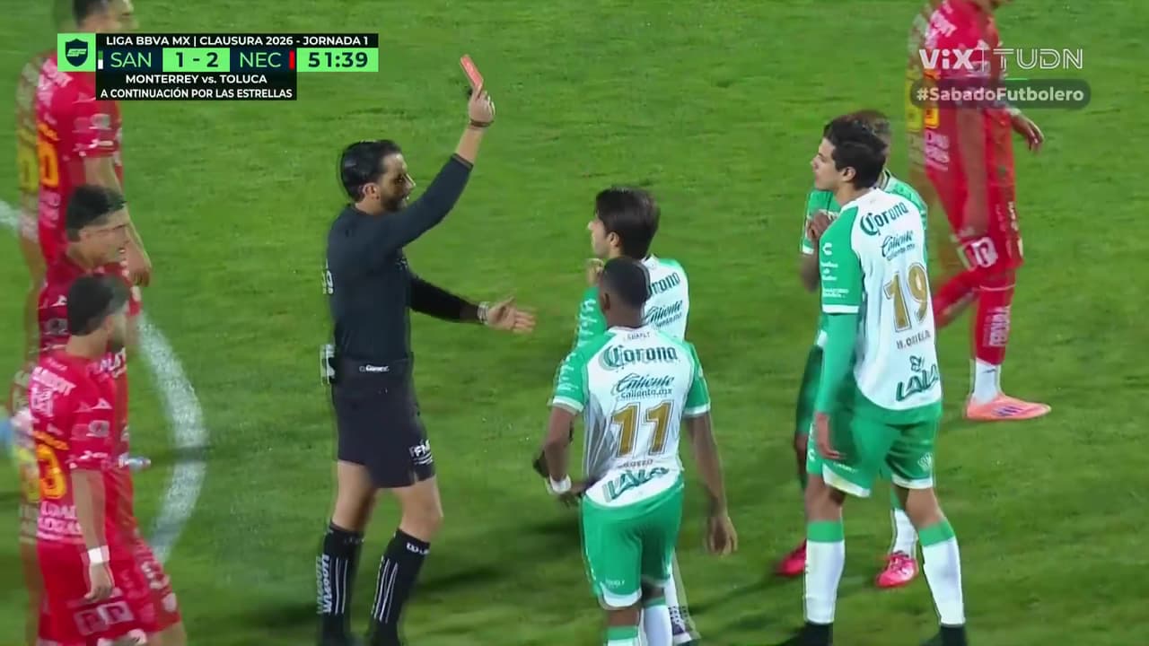 ¡Roja para Santos! El VAR interviene y Abella se va expulsado al minuto 52