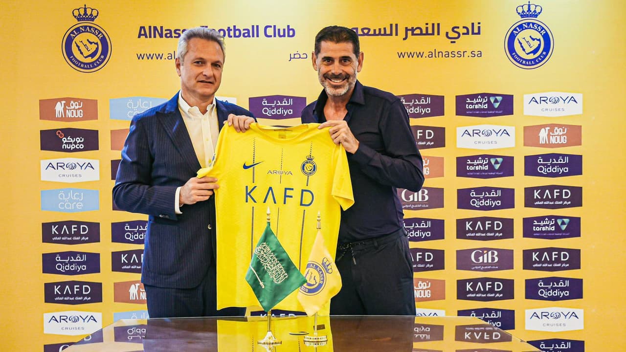 De rojiblanco a amarillo, Fernando Hierro es presentado con Al-Nassr