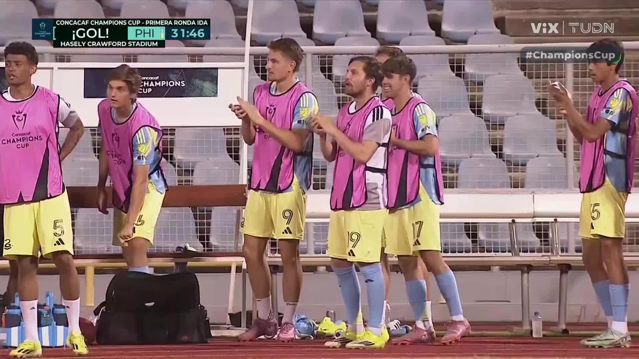 ¡CABEZAZO MORTAL! Philadelphia rompió el cero e inmediatamente consiguió el segundo gol del partido