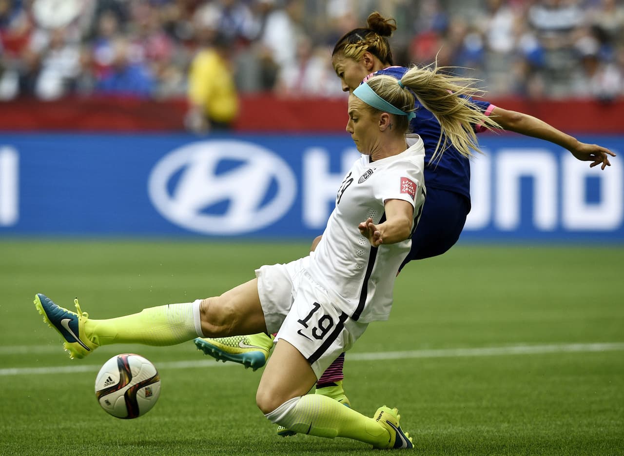 La experiencia de Julie Johnston fue fundamental para su equipo, impidiendo en varias jugadas el gol rival.