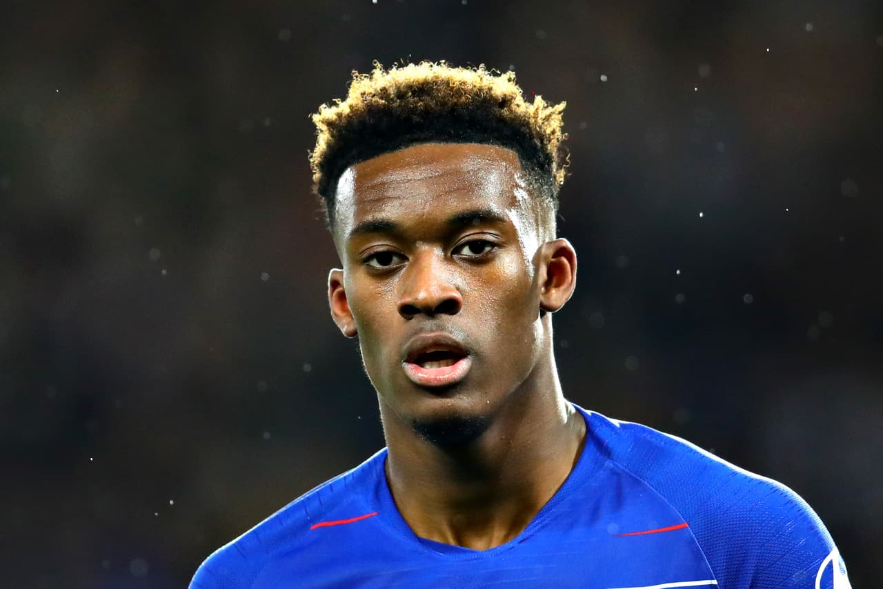 En esa búsqueda de renovación del plantel, el Bayern estaría insistuiendo con fuerza en contratar al joven inglés Callum Hudson-Odoi (Chelsea).