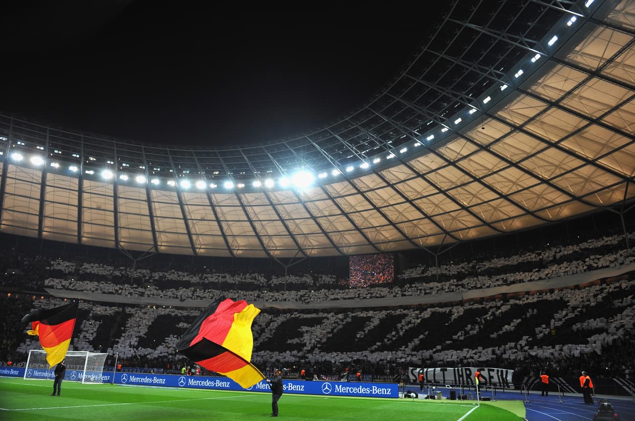 Fans de la Selección de Alemania en el Estadio Olímpico de Berlín, en octubre de 2012.