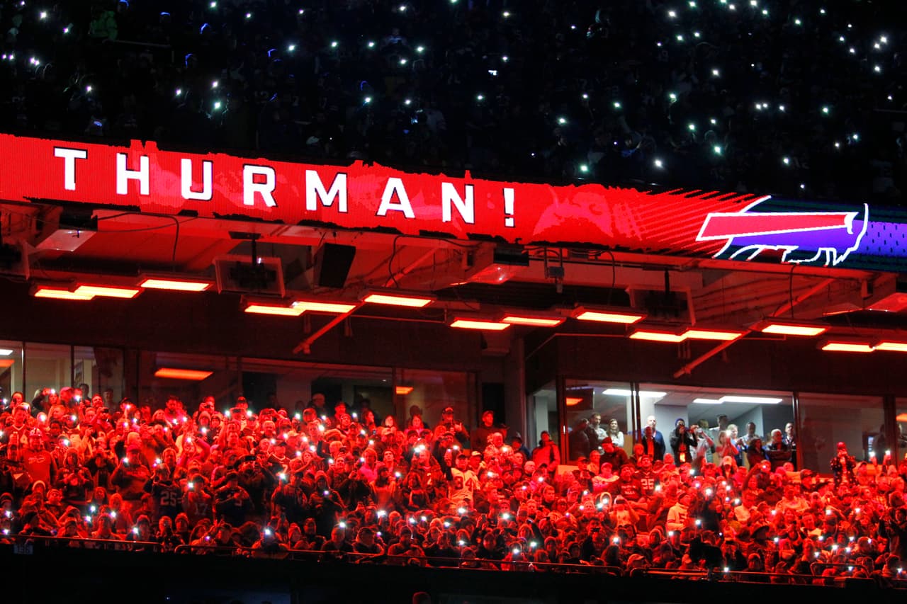 Su número 34 ha sido retirado y su nombre estará en el anillo del honor de los Buffalo Bills en el New Era Field. El único momento de alegría para los atribulados fans de este equipo.