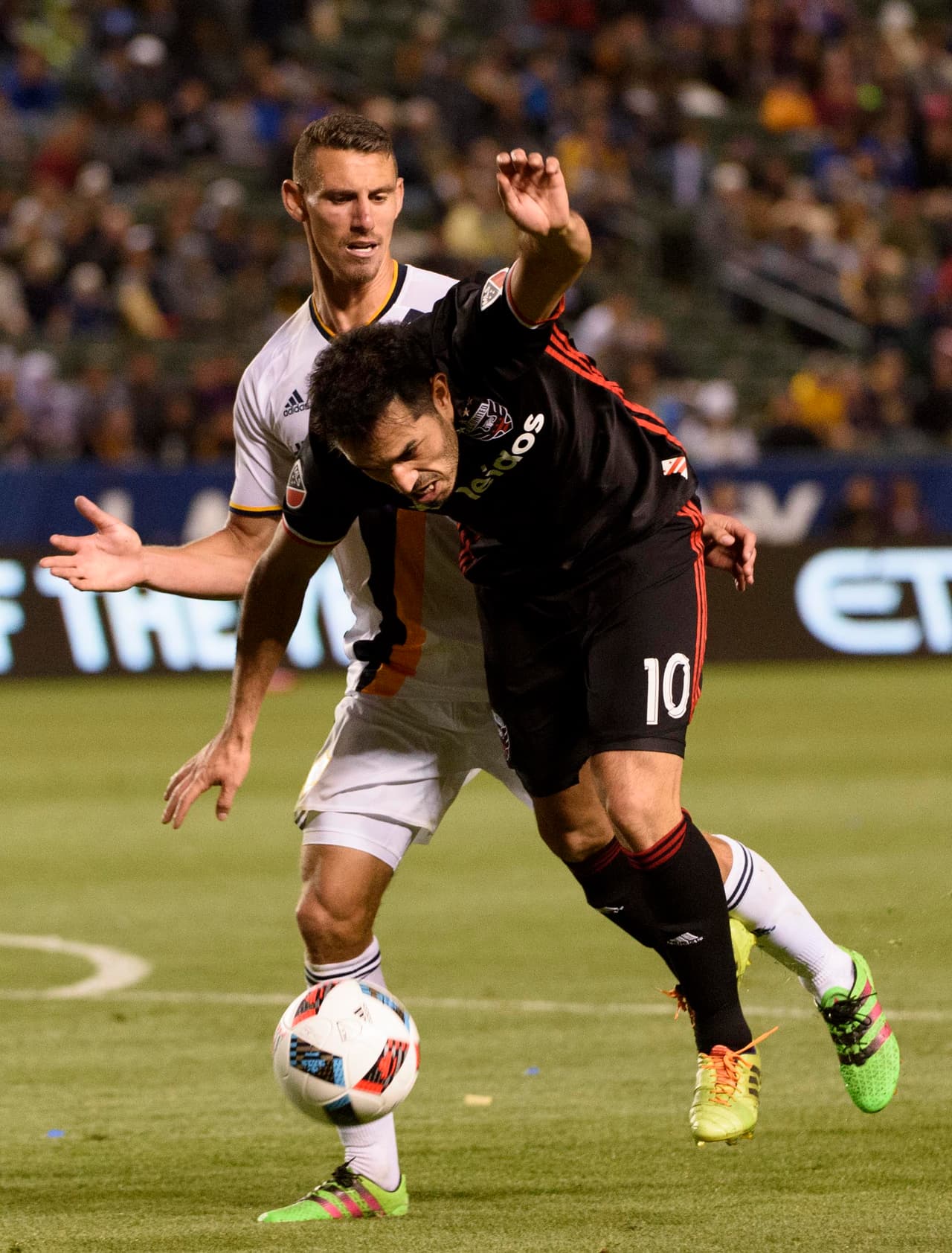 17 - DC United | Dominaron la primera mitad del partido ante LA Galaxy pero no pudieron liquidar el partido. El 1-4 con el que vuelven de la California parece un duro castigo.