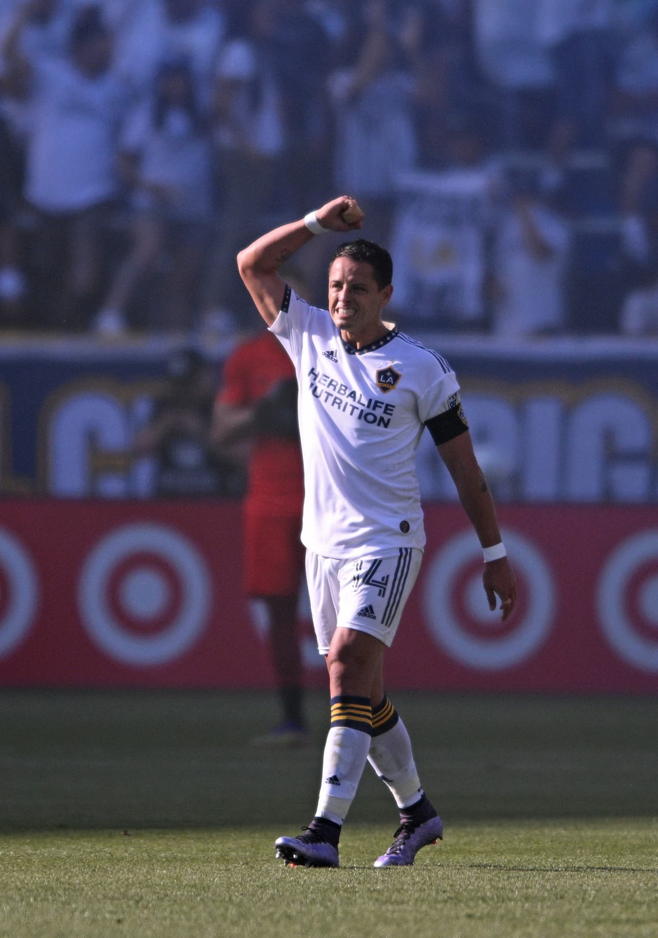 El delantero azteca volvió a hacerse presente en otro partido importante.
<br>