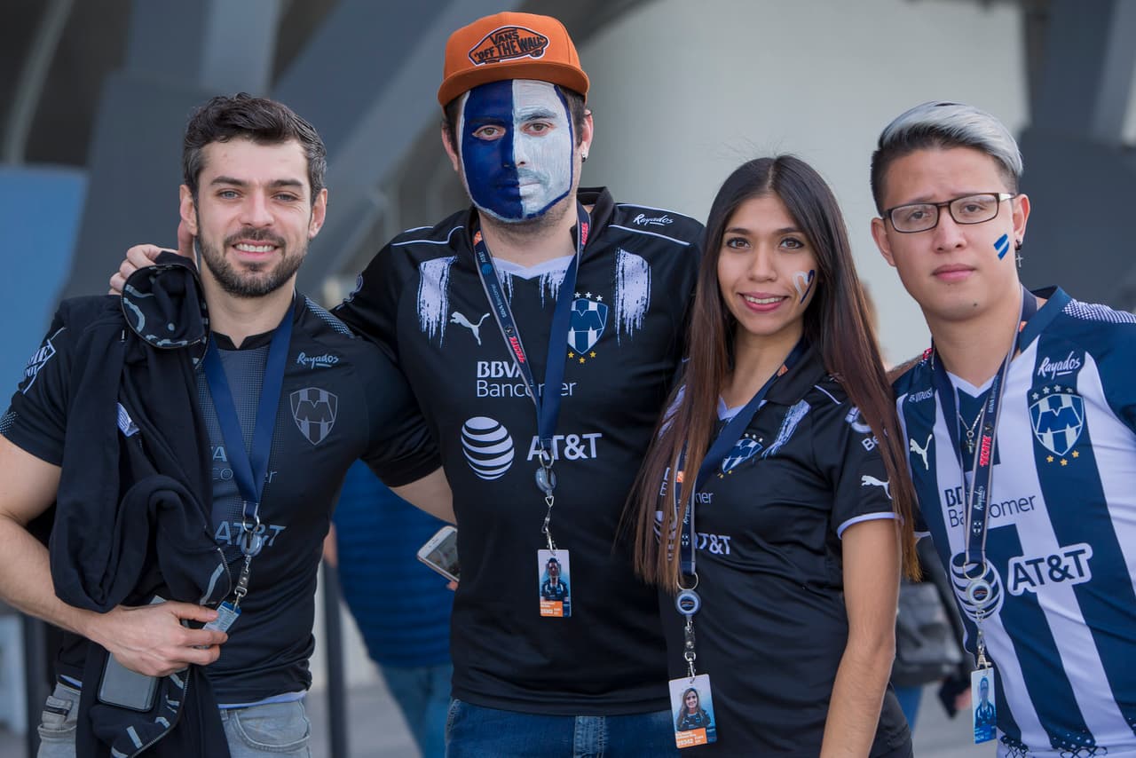 Todo listo para la Gran Final del fútbol mexicano y la afición llegó desde temprano para apoyar a su equipo con sombreros, maquillaje, banderas y mucha pasión.