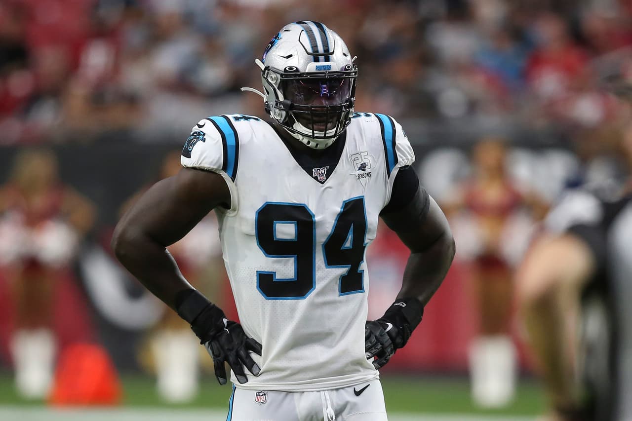 Efe Obada, jugador británico, fue el primer jugador que logró estar en el roster de los 53 jugadores jugando para Carolina Panthers.