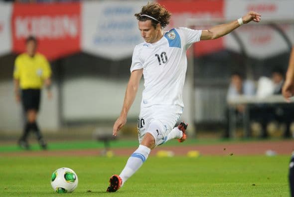 Diego Forlán:El uruguayo ha demostrado ser un líder dentro de la cancha donde ha aportado goles, energía y ejemplo de entrega a sus compañeros.Más de ¡Golazo Extra!