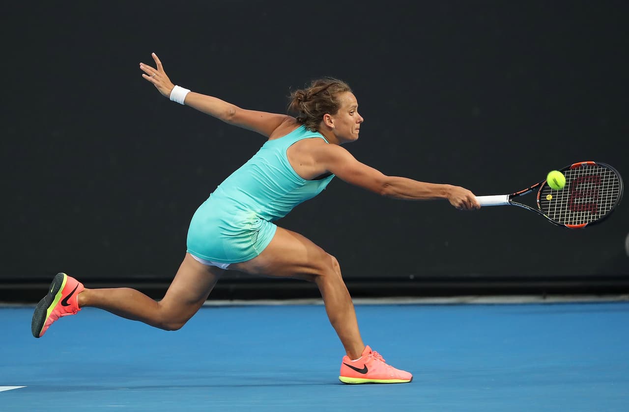 Barbora Strycova tuvo un camino más fácil para derrotar a Elizaveta Kulichkova con parciales 6-3, 6-2.