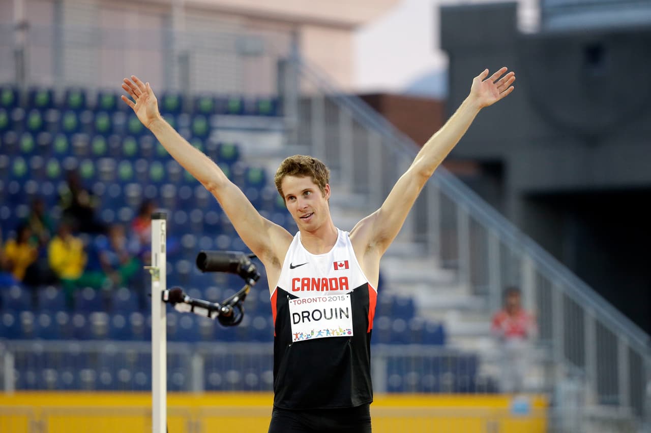 En salto de Altura, el canadiense Derek Drouin ganó el oro, su paisano Mike Mason la plata y el bahameño Donald Thomas el bronce.