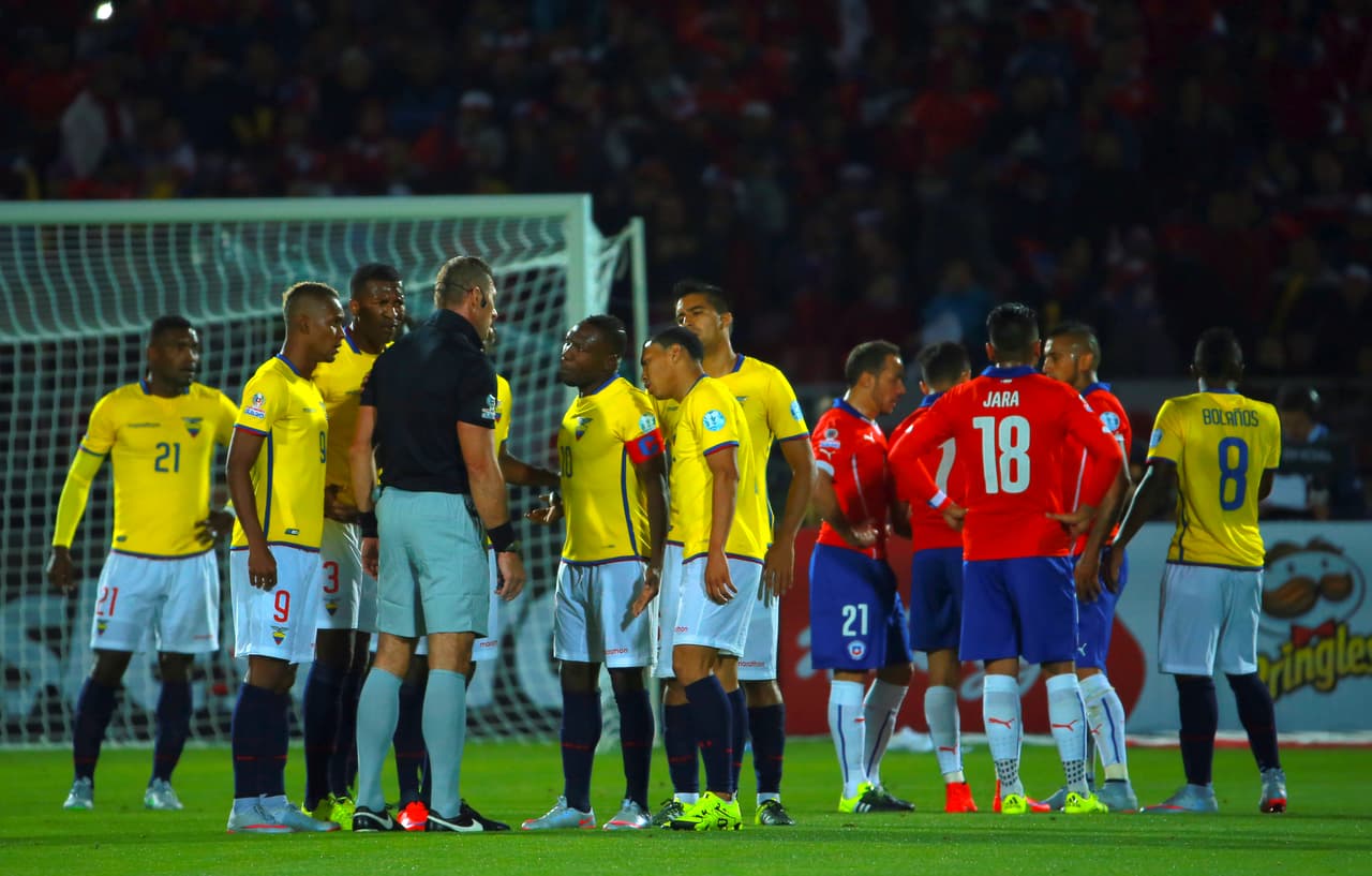 No todo ha sido alegría para los equipos, tenemos los cuadros que han decepcionado comenzando con Ecuador, el conjunto amarillo no terminó de mostrar su mejor fútbol ante Chile y terminó cediendo la iniciativa y la bola a la roja.