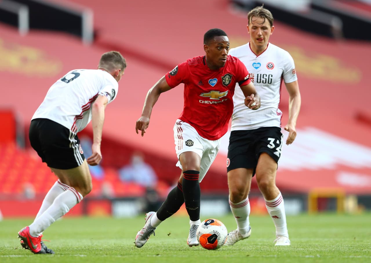 El Manchester United destroza al Sheffield 3-0 con hat-trick de Martial en Old Trafford y se aferra a puestos europeos.