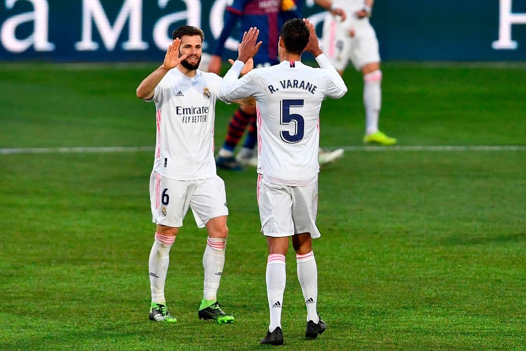 Galán (48’) abrió el marcador para los locales con un tremendo zurdazo al ángulo. Varane (55’, 84’) respondió para emparejar los cartones y, más adelante, darle la vuelta al marcador. Los de Zidane llegaron a 43 unidades; Huesca se queda con 17 en el sótano de la tabla.