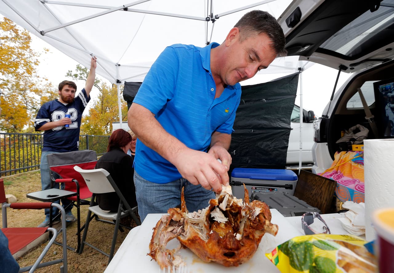 La jornada del Día de Acción de Gracias, que abrió la Semana 12 NFL, es un clásico que los fans no pueden dejar pasar. ¡Checa cómo lo disfrutaron!