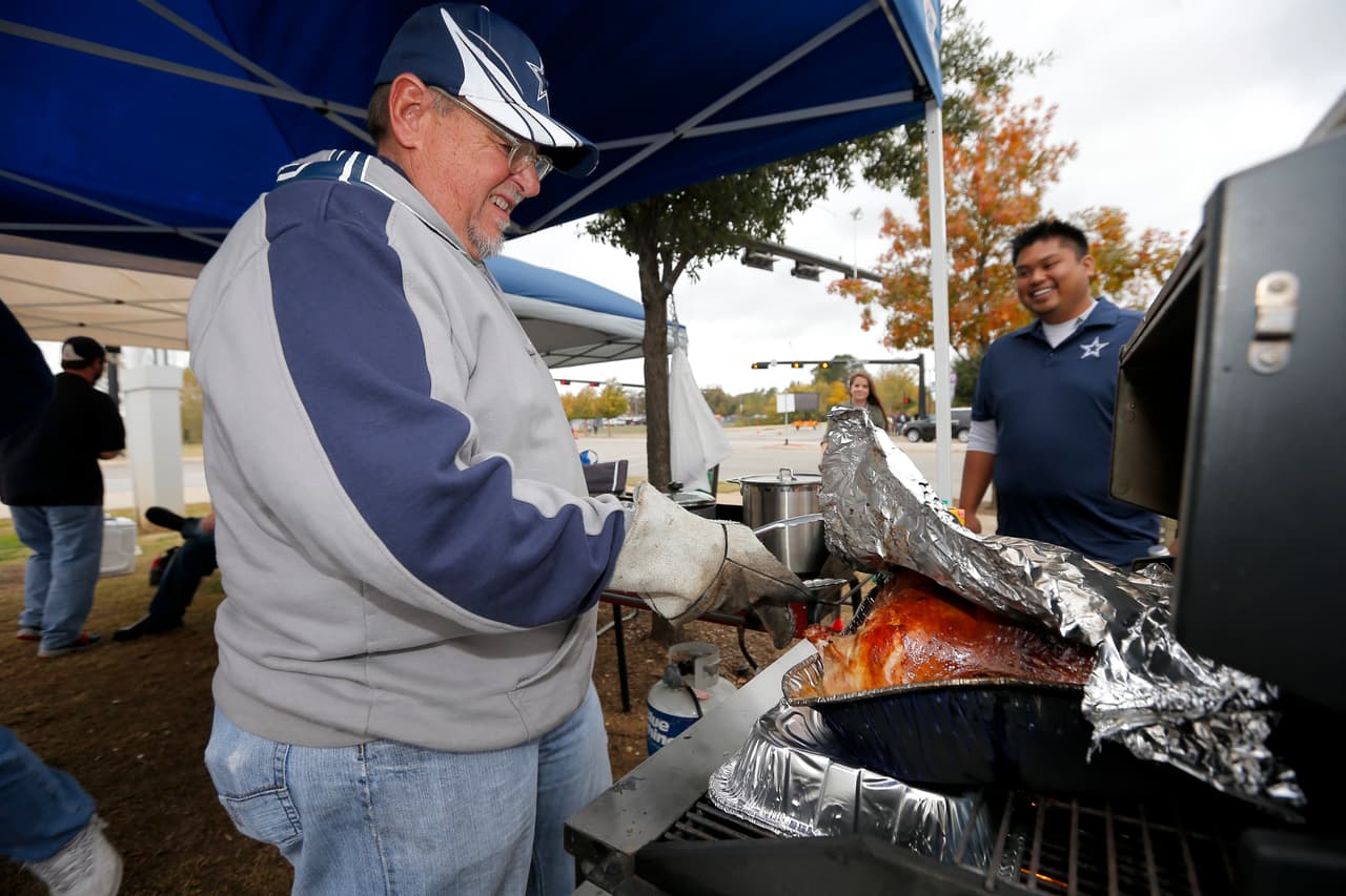 La jornada del Día de Acción de Gracias, que abrió la Semana 12 NFL, es un clásico que los fans no pueden dejar pasar. ¡Checa cómo lo disfrutaron!