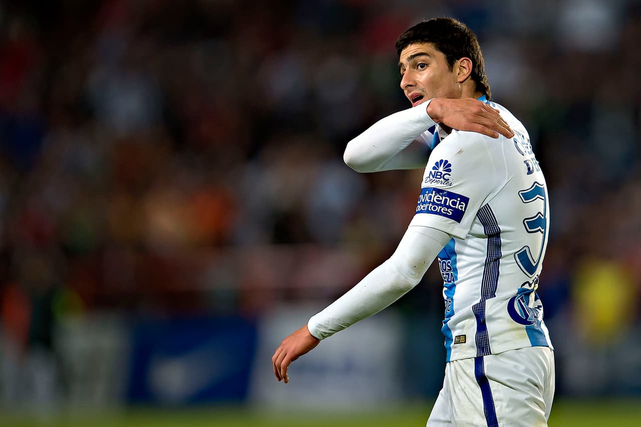 Tras el préstamo con los Tuzos, todo parece indicar que por fin habrá una oportunidad en los Rayados para el colombiano Stefan Medina.