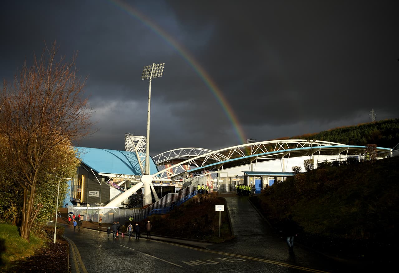 The John Smith's Stadium esperaba al público en un marco excepecional.
