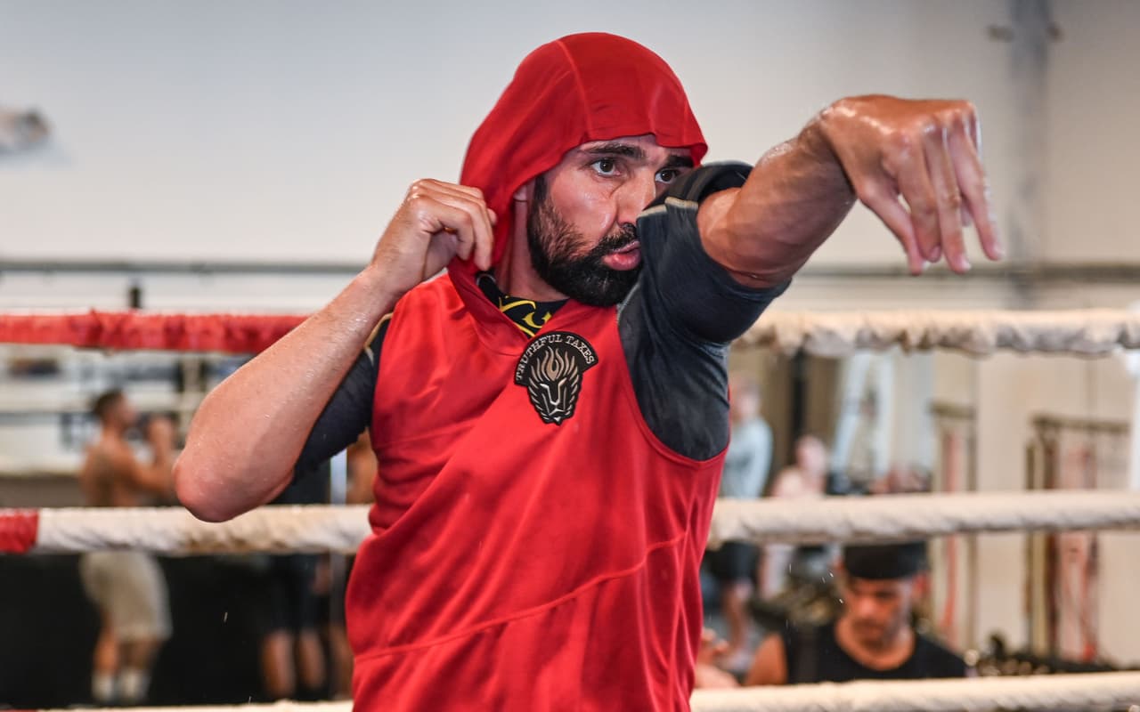 Paul Malignaggi y Artem Lobov finalmente podrán arreglar sus diferencias en el entarimado del 'boxeo en esteroides', Bare Knuckle Fighting Championship, este sábado en Florida.