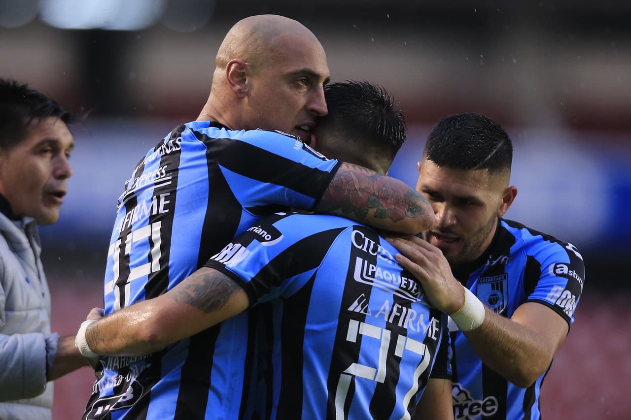 Chivas sigue sin ganar en el Apertura 2022 pese a los goles de Pérez-Bouquet y Alexis Vega, suma 4 empates y dejó ir una gran oportunidad para salir del irregular bache, mientras que los Gallos Blancos tampoco lograron salir del fondo de la tabla general.