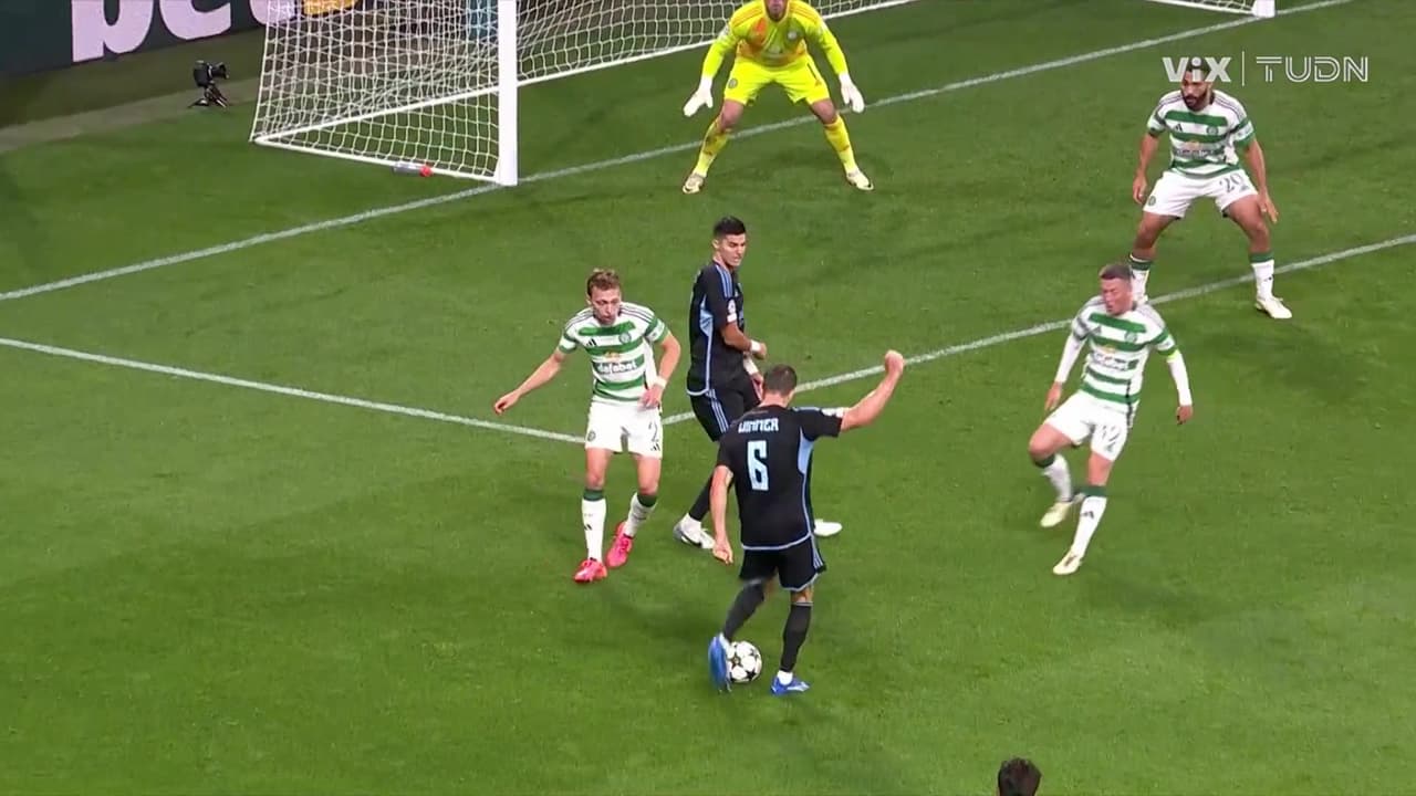 ¡Golazo de tres dedos de Kevin Wimmer para el de la honra!