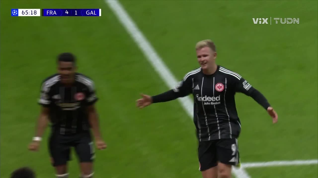 ¡Feria de autogoles! Burkardt y Davinson Sánchez desvía para el gol