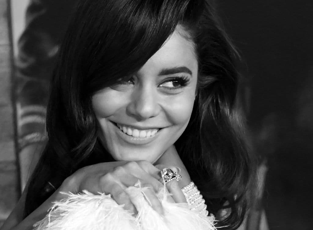 El martes que los Pirates se enfrentaron a los Minnesota Twins, Hudgens compartió una foto en las gradas apoyando a su novio.