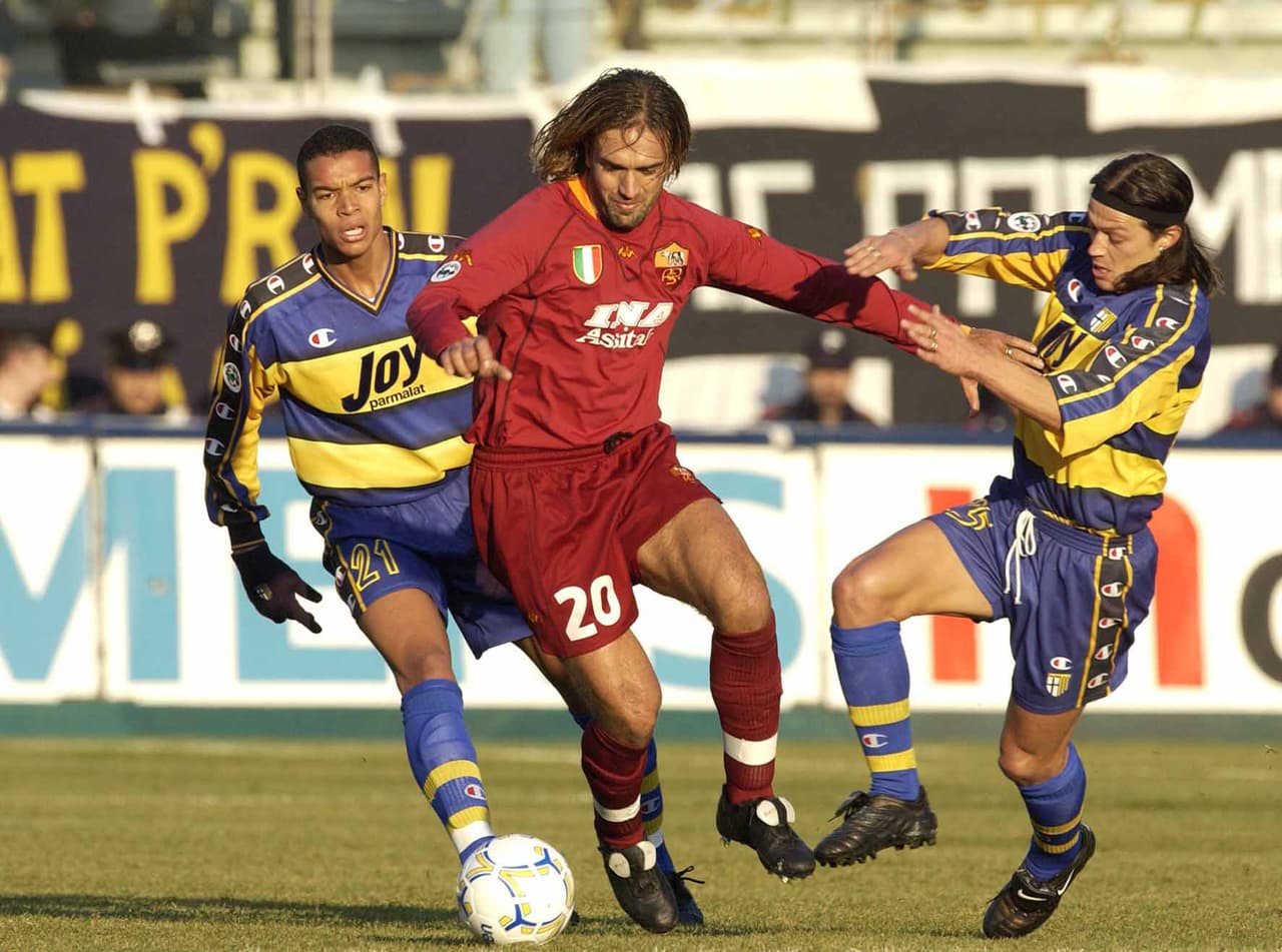 Almeyda, por su parte, continuó su andar por Italia, codeándose con monstruos como Gabriel Omar Batistuta.