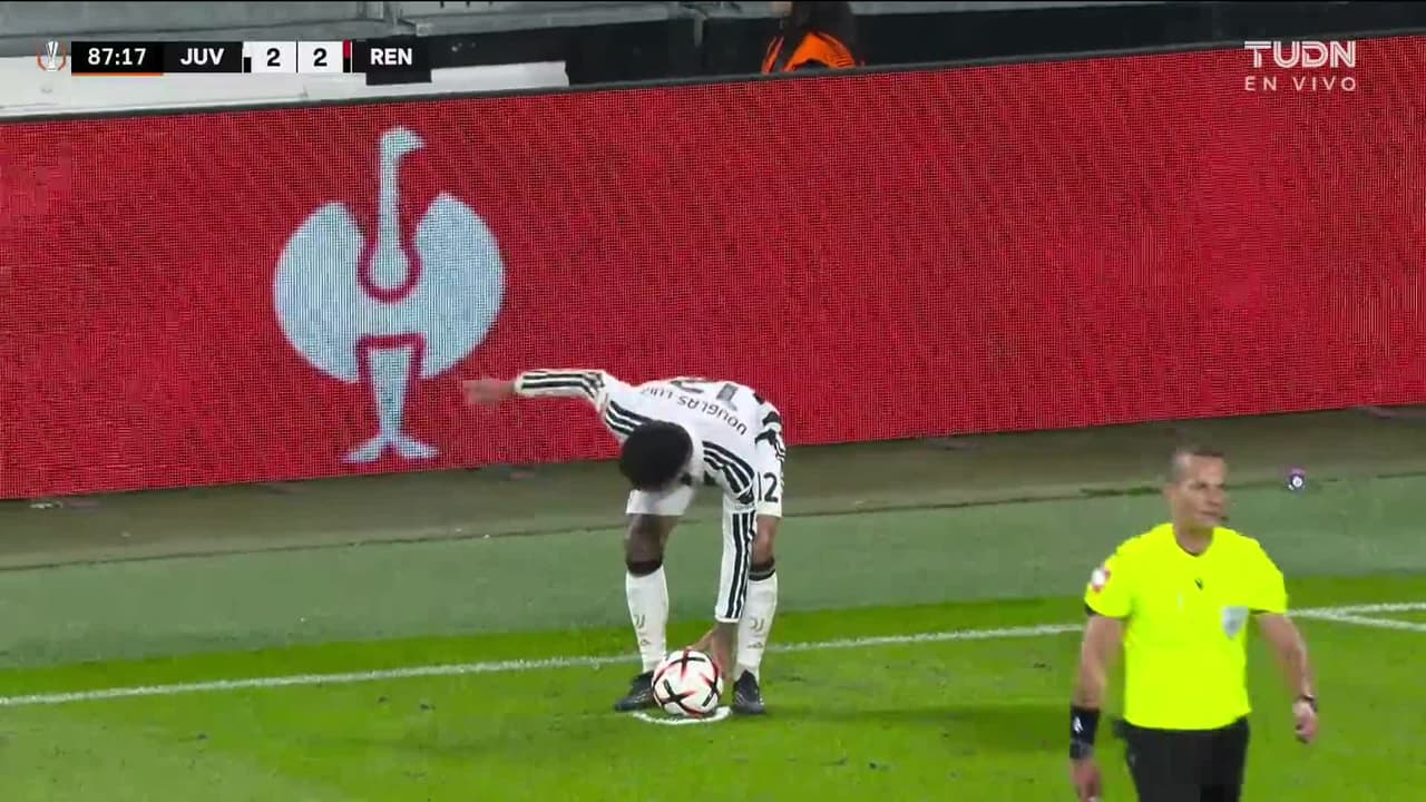 ¡GOL!  anota para Juventus. Jhon Lucumí