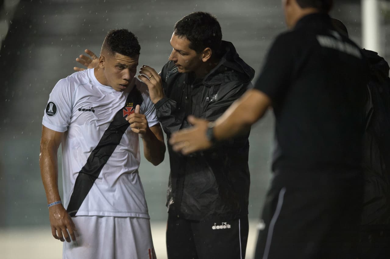 Vasco da Gama le ha dado la oportunidad a Paulinho, un joven de 17 años, de debutar y ser pieza vital del equipo. En Alemania hay tres interesados: Bayer Leverkusen, Bayern Múnich y Borussia Dortmund, en ese orden.
