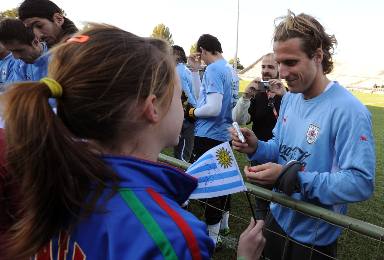 Todos los hinchas vieron en el atacante uruguayo a su gran ídolo, el líder en el ataque que inspiraba a grandes y chicos.