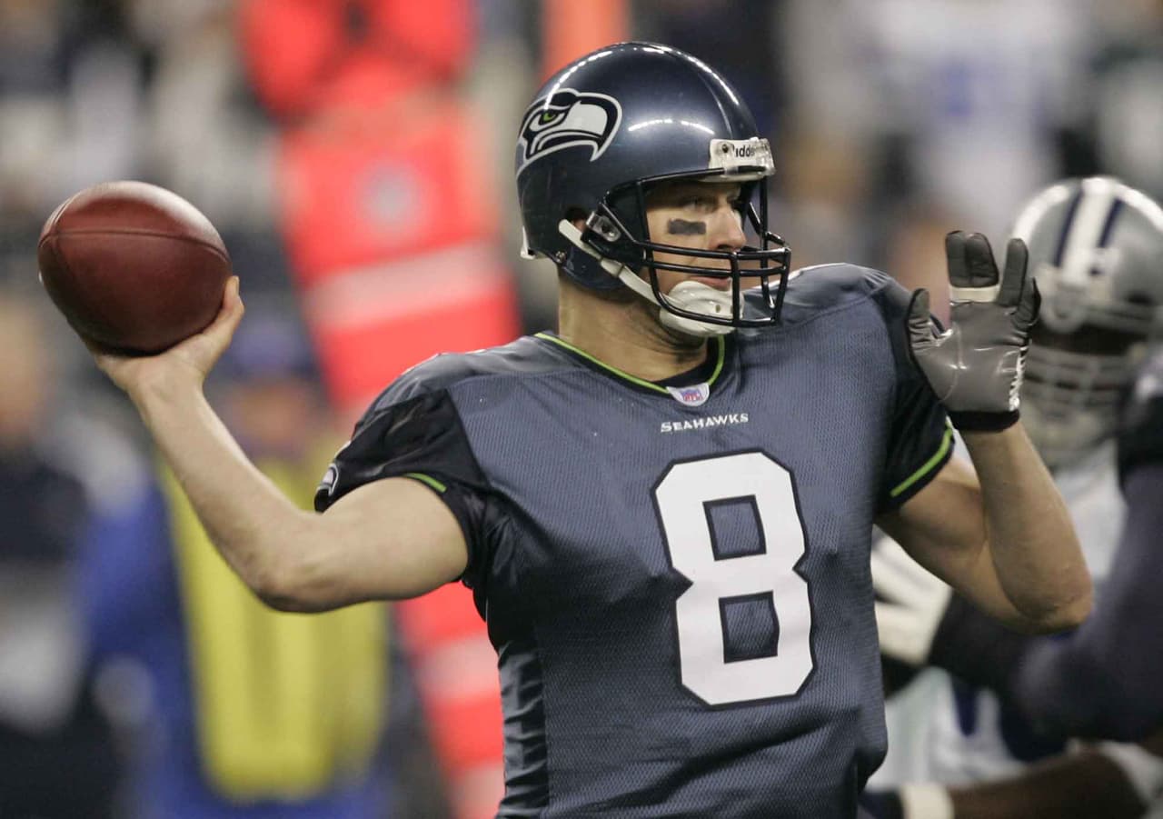 El partido fue parejo hasta el cuarto periodo, sin embargo, Seattle vino de atrás y con un safety y un pase de touchdown de Matt Hasselbeck a Jerramy Stevens, los Seahawks se pusieron al frente 21-20.