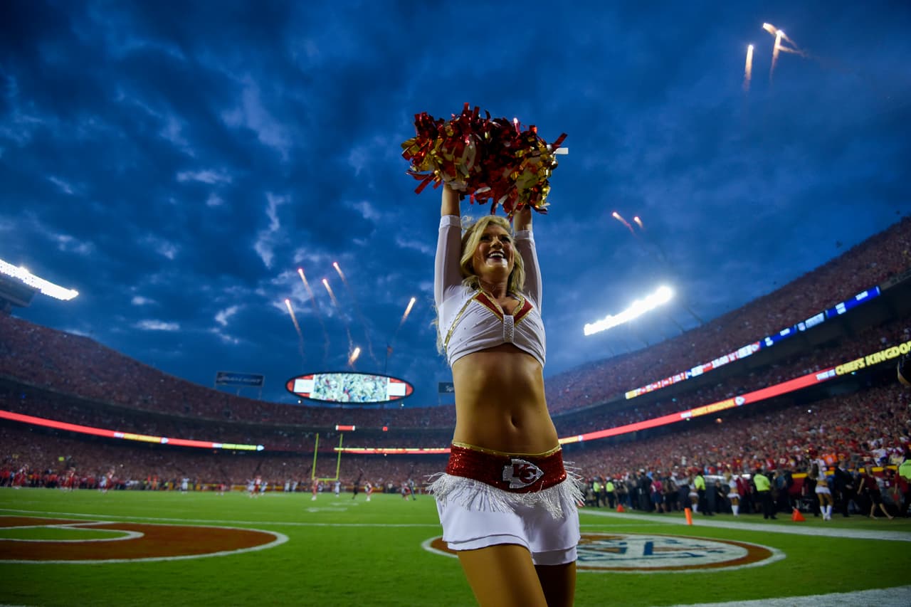 Las bellezas del emparrillado se lucieron en la Semana 2. Checa las mejores tomas de estas lindas y sexys porristas de la NFL.