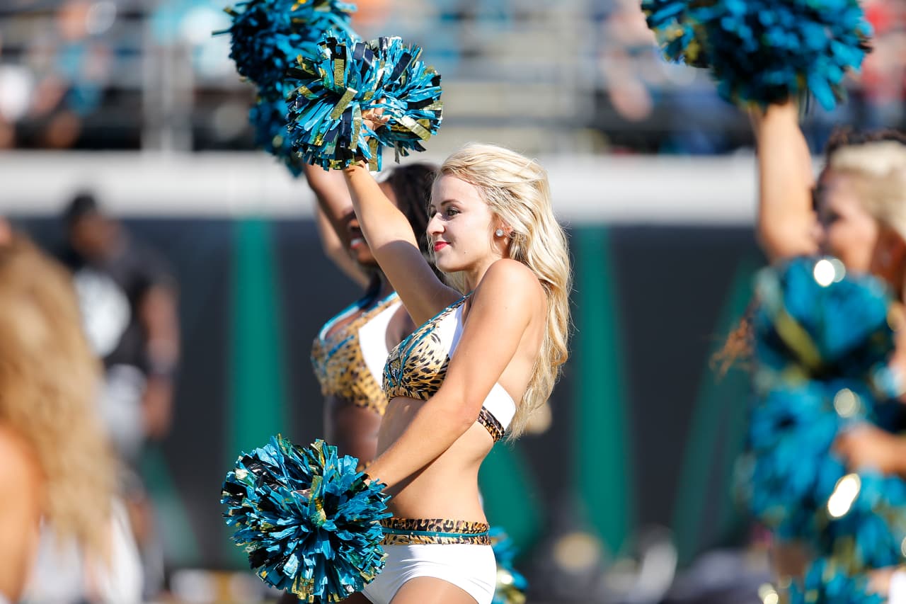 Las bellezas del emparrillado se lucieron en la Semana 2. Checa las mejores tomas de estas lindas y sexys porristas de la NFL.