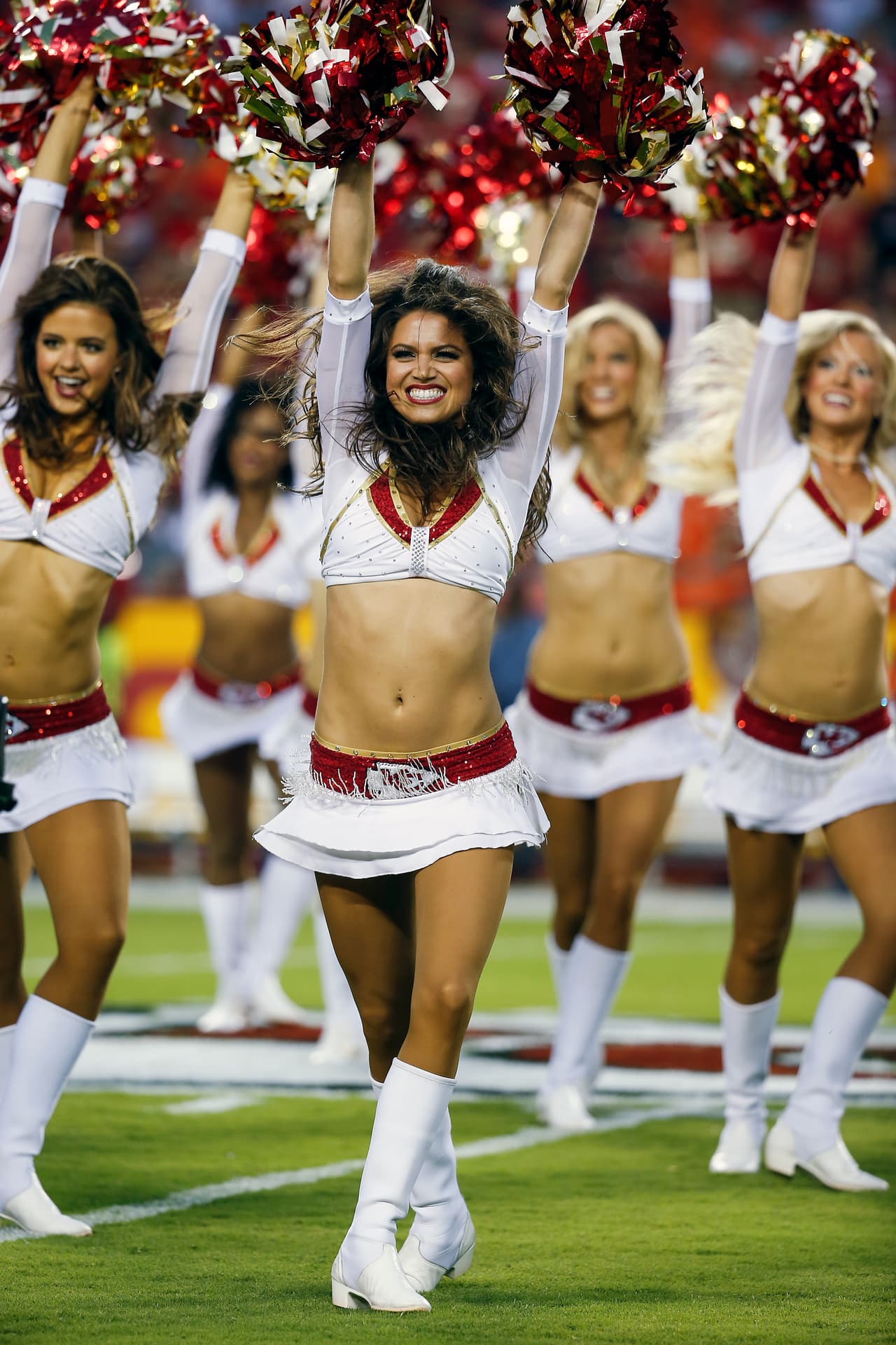 Las bellezas del emparrillado se lucieron en la Semana 2. Checa las mejores tomas de estas lindas y sexys porristas de la NFL.